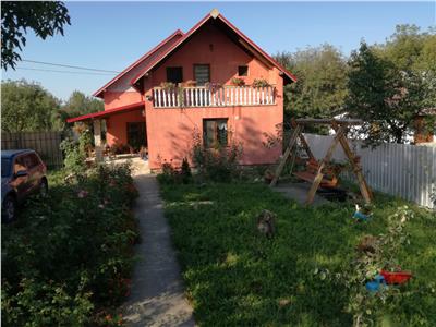 Vila si teren 700 mp de vanzare Gura Vaii - Onesti