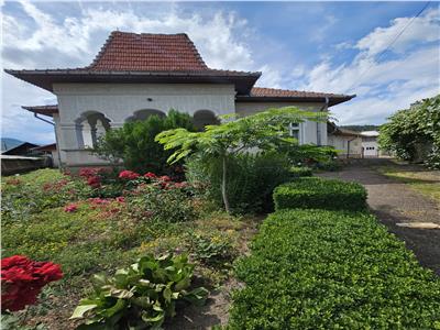 CASA SI TEREN DE VANZARE TG.OCNA IN EXCLUSIVITATE
